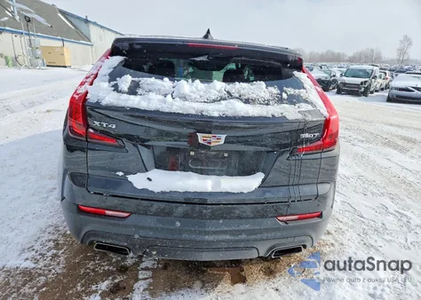 2021 Cadillac Xt4 Luxury z USA, uszkodzony, nr VIN 1GYAZAR40MF079690